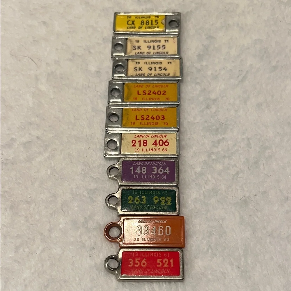 Vintage Disabled Veterans Illinois License Plate Keychains 1960-75